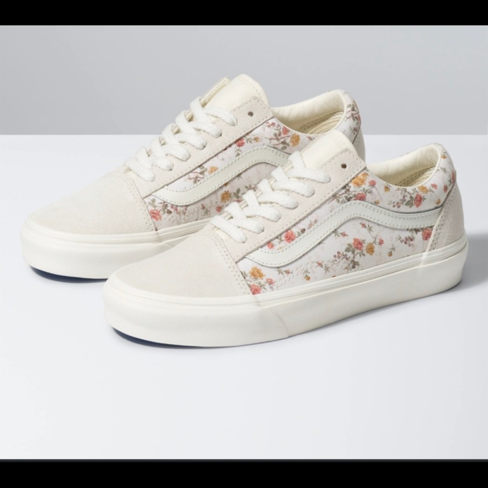 Vans Vintage Old Skool size 9 color floral marshmallow
